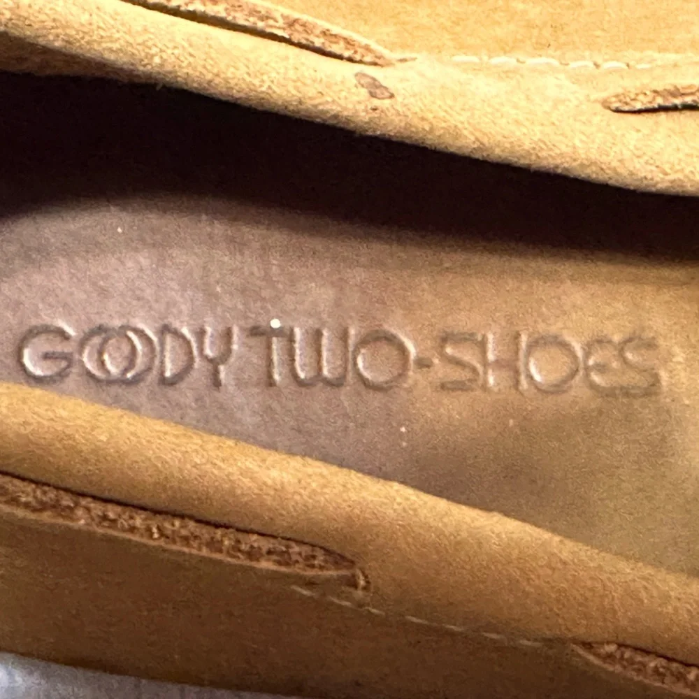 Goody Two-Shoes womens brown tan slip on loafers soft Leather Made in Brazil S-9